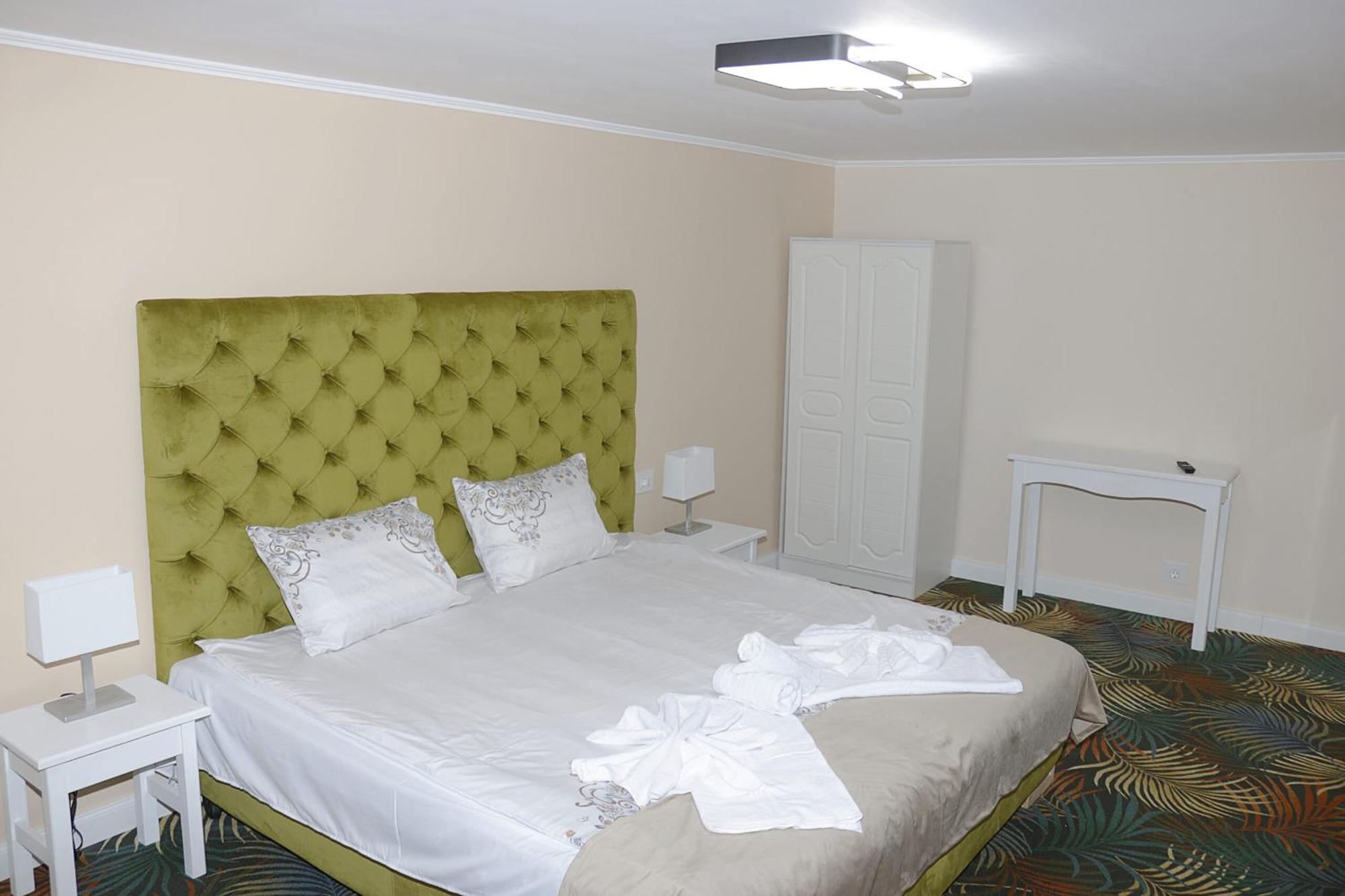 Pensiunea Pink House Runcu Hotel Runcu  Kültér fotó