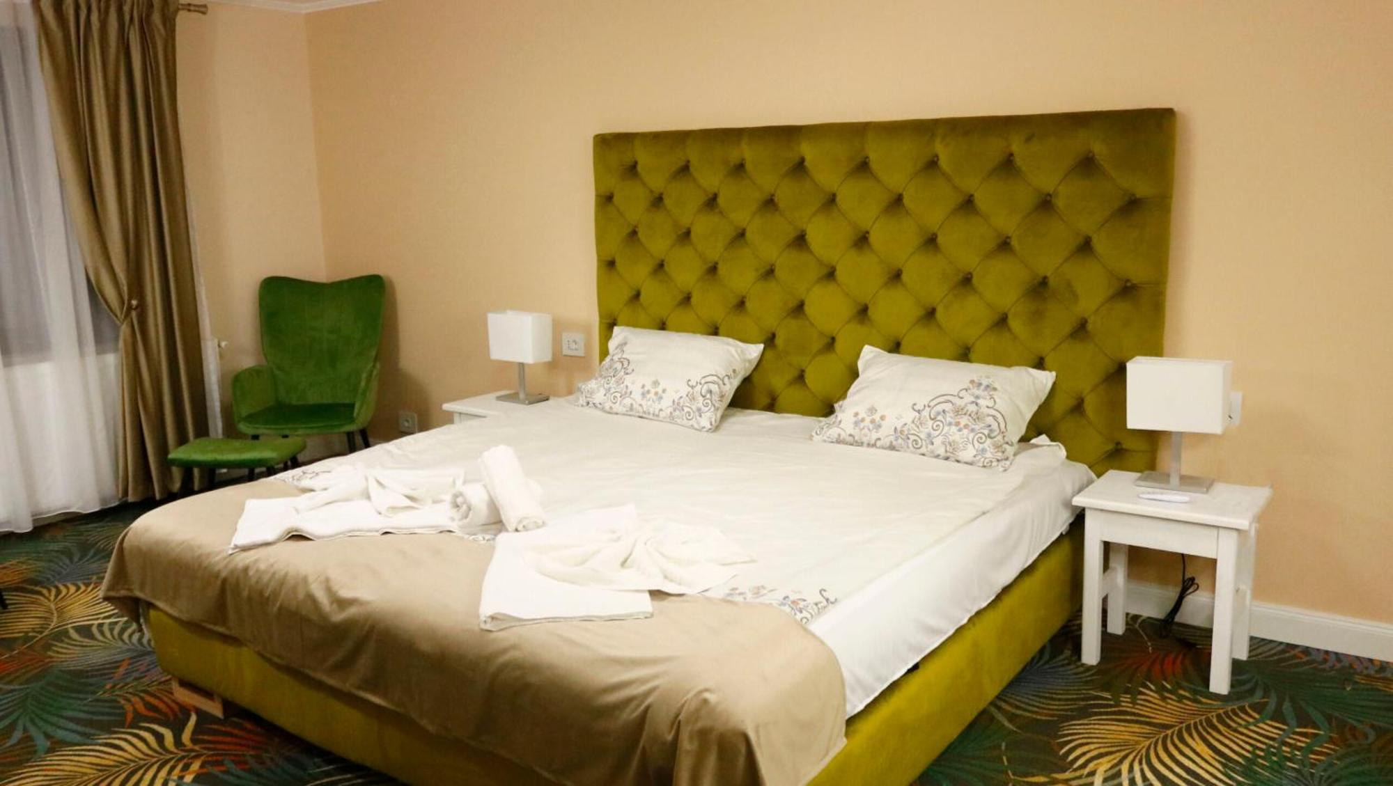 Pensiunea Pink House Runcu Hotel Runcu  Kültér fotó